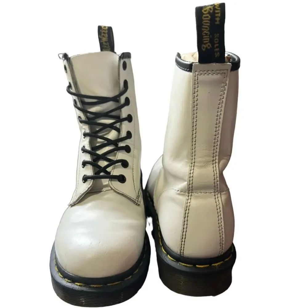 Dr. Martens 1460 Smooth Leather Lace Up Boots In White Size 9